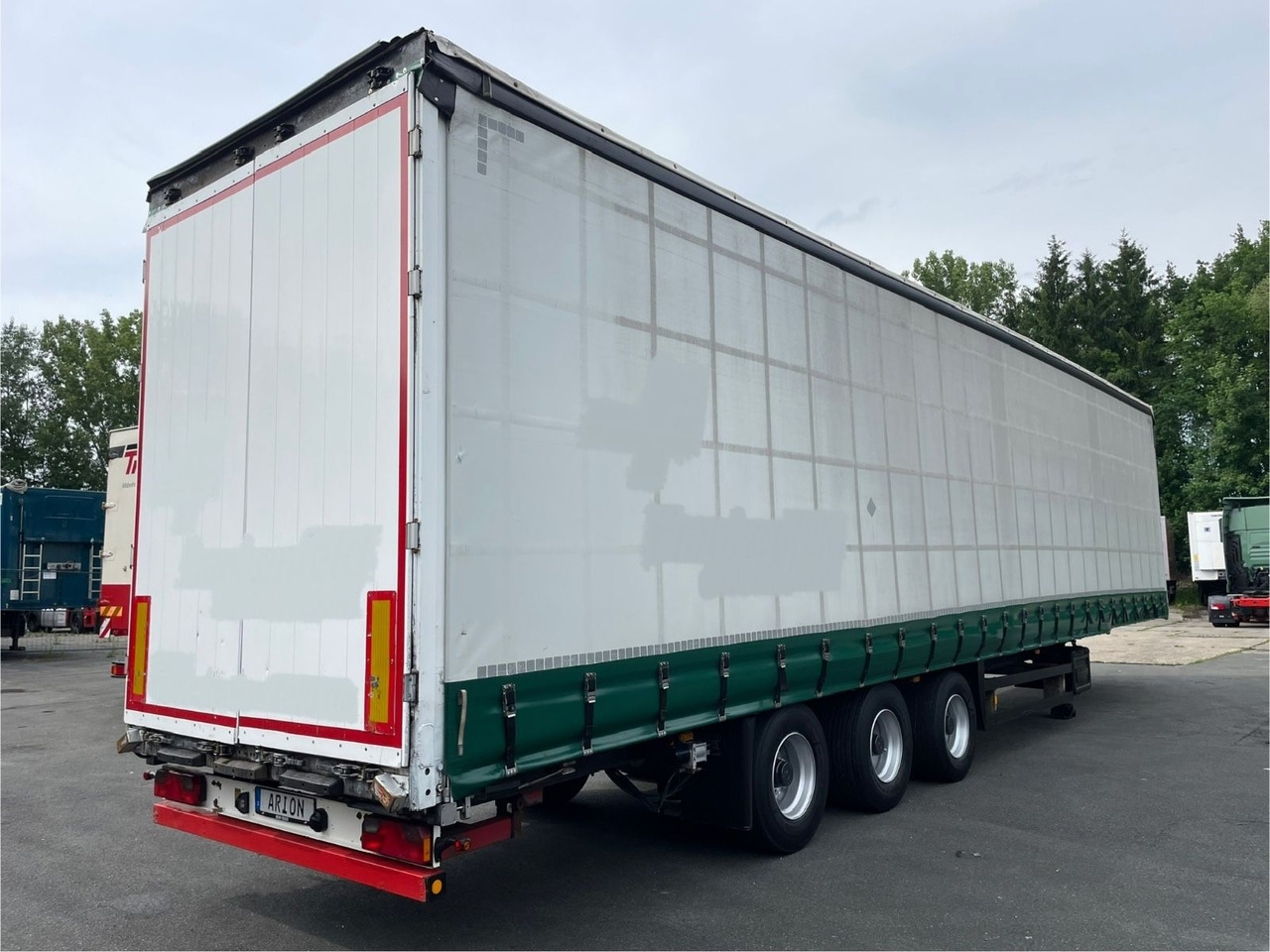 Schmitz Cargobull S01 3-Achs/Pritsche+Plane/13,5m/28050kg-Nutzlast - Брезентово полуремарке: снимка 5 Schmitz Cargobull S01 3-Achs/Pritsche+Plane/13,5m/28050kg-Nutzlast - Брезентово полуремарке: снимка 5