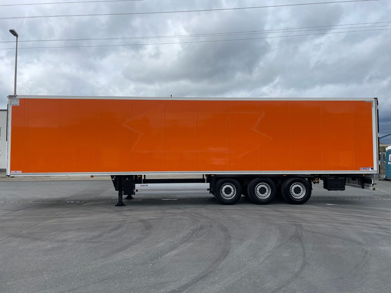 Schmitz Cargobull SCB*S3/Lenkachse/Like New/1759h/Multi-Temp/13,4m - Рефрижератор полуремарке: снимка 4 Schmitz Cargobull SCB*S3/Lenkachse/Like New/1759h/Multi-Temp/13,4m - Рефрижератор полуремарке: снимка 4