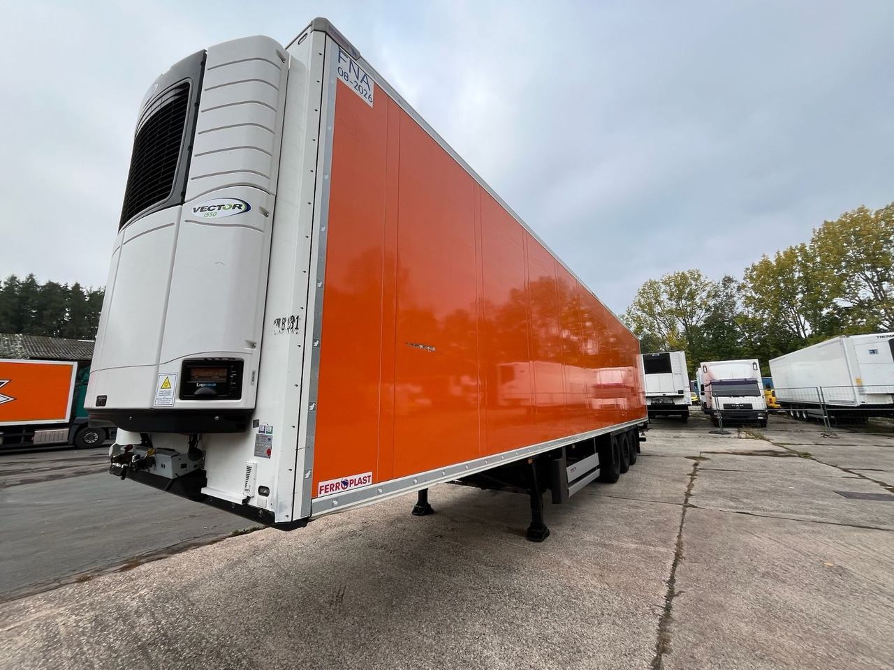 Schmitz Cargobull SCB*S3B/CARRIER/Vector1550/LBW/BÄR/2347h/13,4m - Рефрижератор полуремарке: снимка 2 Schmitz Cargobull SCB*S3B/CARRIER/Vector1550/LBW/BÄR/2347h/13,4m - Рефрижератор полуремарке: снимка 2