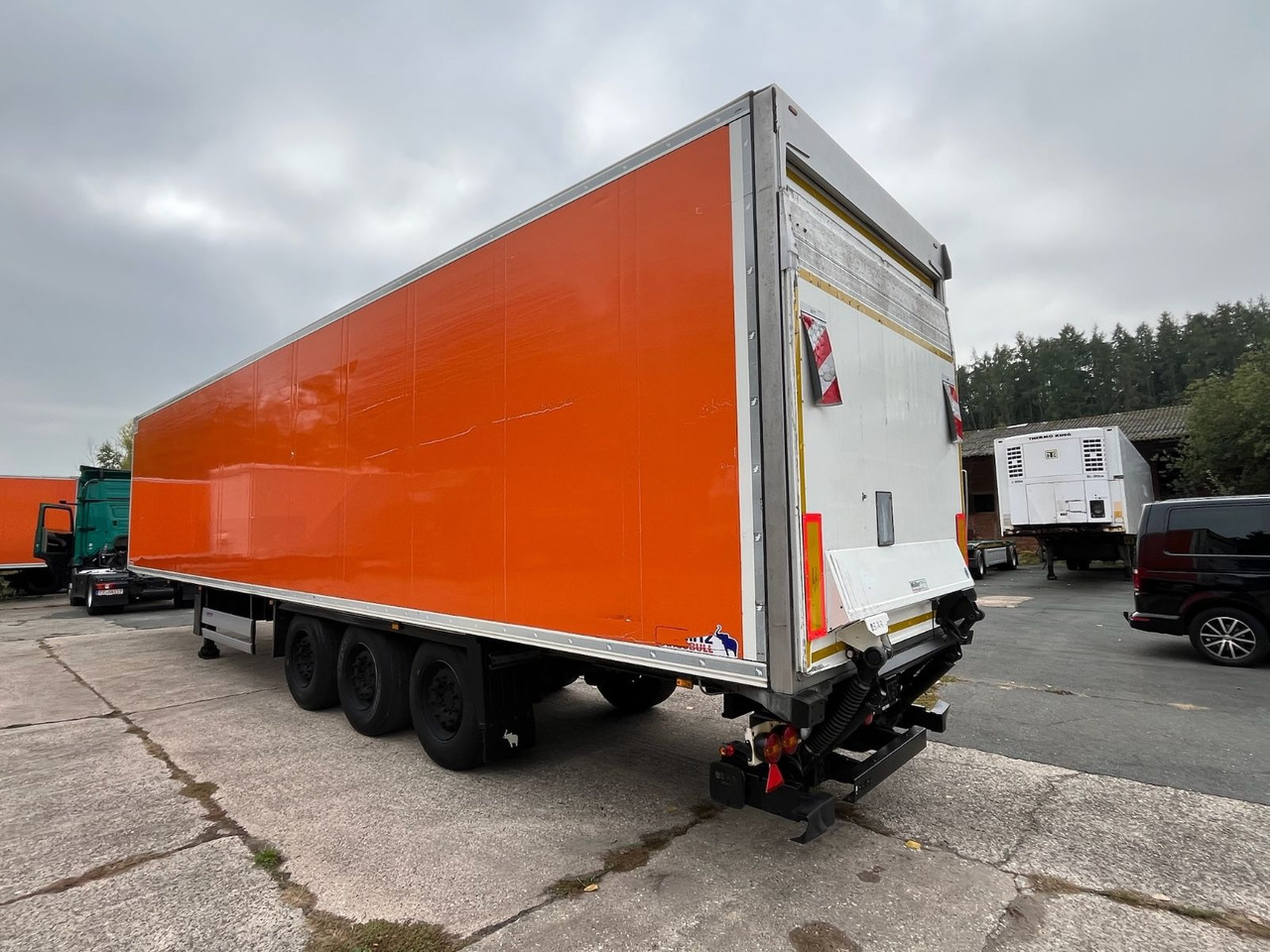 Schmitz Cargobull SCB*S3B/CARRIER/Vector1550/LBW/BÄR/2347h/13,4m - Рефрижератор полуремарке: снимка 3 Schmitz Cargobull SCB*S3B/CARRIER/Vector1550/LBW/BÄR/2347h/13,4m - Рефрижератор полуремарке: снимка 3