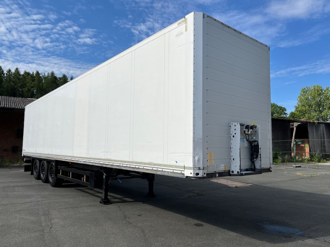 Schmitz Cargobull SKO 24 / L- 13,62 FP 25 / Trockenfrachtkoffer - Затворена каросерия полуремарке: снимка 1 Schmitz Cargobull SKO 24 / L- 13,62 FP 25 / Trockenfrachtkoffer - Затворена каросерия полуремарке: снимка 1