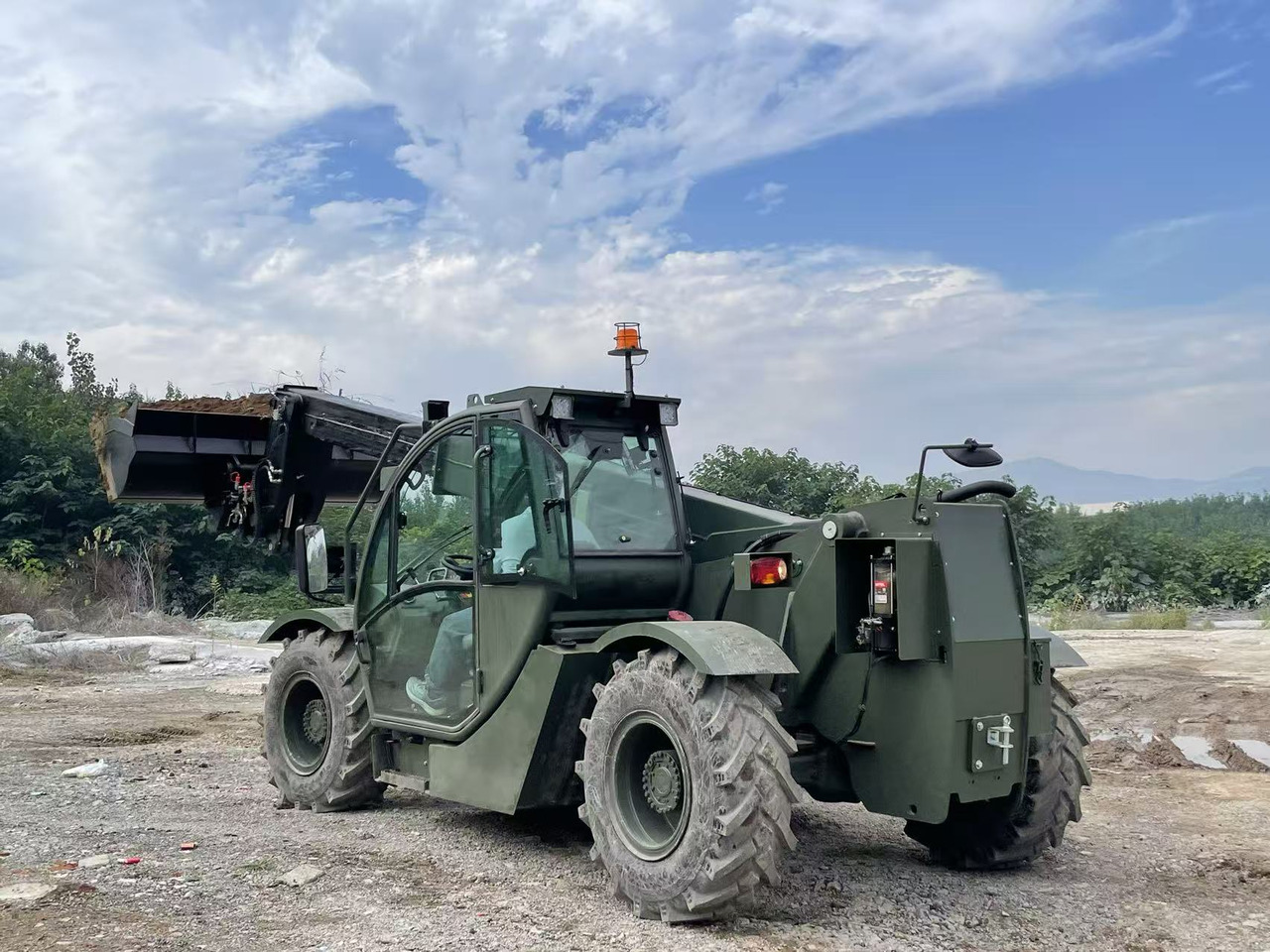 JIELI JL7030 I am looking for a distributor:) - Телескопичен товарач: снимка 2 JIELI JL7030 I am looking for a distributor:) - Телескопичен товарач: снимка 2