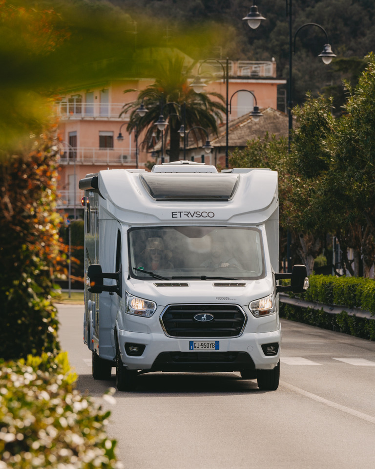 ETRUSCO Etrusco T 7.3 SF - Полуинтегриран кемпер: снимка 1 ETRUSCO Etrusco T 7.3 SF - Полуинтегриран кемпер: снимка 1