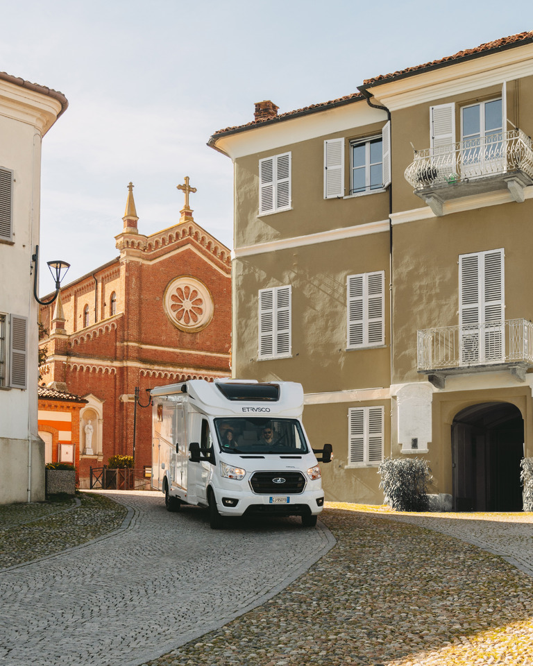 Etrusco T 7.3 QCF - Полуинтегриран кемпер: снимка 4 Etrusco T 7.3 QCF - Полуинтегриран кемпер: снимка 4