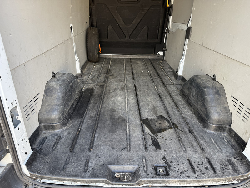 Товарен бус Ford Transit 350 2.0 TDCI 170PK L3H3 170PK Airco Cruise Control Parkeersensoren voor achter: снимка 15 Товарен бус Ford Transit 350 2.0 TDCI 170PK L3H3 170PK Airco Cruise Control Parkeersensoren voor achter: снимка 15