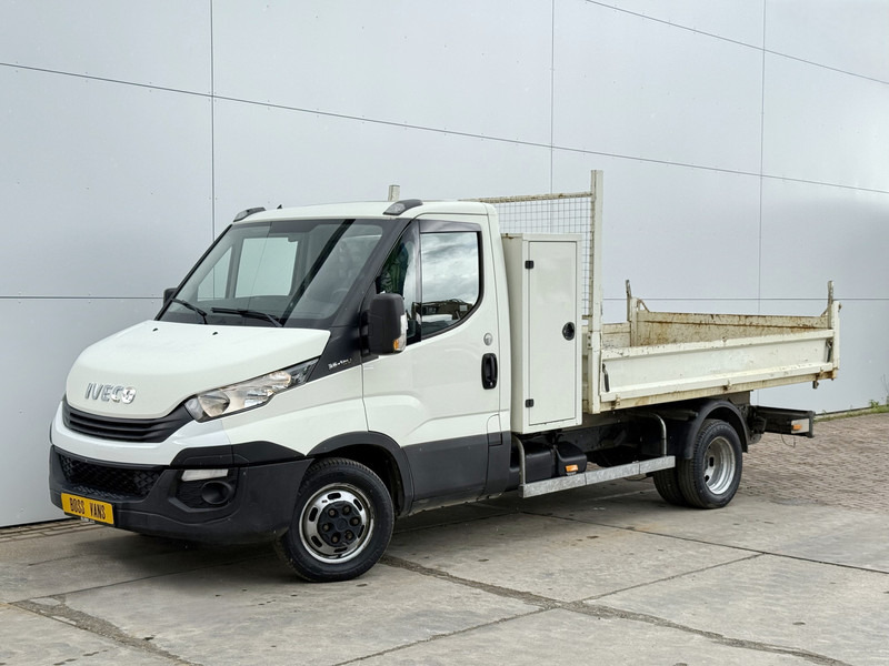 Iveco Daily 35C12 2.3 Kipper Dubbellucht 3.5t Trekhaak Airco Cruise Control Lucht geveerde stoel - Бус самосвал: снимка 2 Iveco Daily 35C12 2.3 Kipper Dubbellucht 3.5t Trekhaak Airco Cruise Control Lucht geveerde stoel - Бус самосвал: снимка 2
