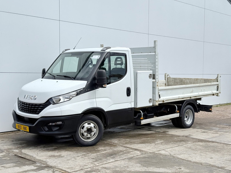 Iveco Daily 35C12 2.3 L3 Kipper Dubbellucht 3.5t Trekhaak Airco Cruise Control Lucht Geveerde Stoel - Бус самосвал: снимка 2 Iveco Daily 35C12 2.3 L3 Kipper Dubbellucht 3.5t Trekhaak Airco Cruise Control Lucht Geveerde Stoel - Бус самосвал: снимка 2