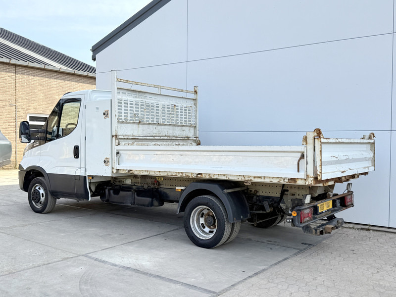 Iveco Daily 35C18 3.0 3.0 Automaat Kipper Dubbellucht 3.5t Trekhaak Airco Cruise Control - Бус самосвал: снимка 3 Iveco Daily 35C18 3.0 3.0 Automaat Kipper Dubbellucht 3.5t Trekhaak Airco Cruise Control - Бус самосвал: снимка 3