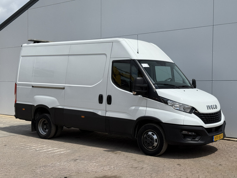Iveco Daily 35C18 3.0 L2H2 Airco Cruise Control 3,5 Tons Trekhaak 5-26 APK Lucht geveerde stoel - Малък ван: снимка 4 Iveco Daily 35C18 3.0 L2H2 Airco Cruise Control 3,5 Tons Trekhaak 5-26 APK Lucht geveerde stoel - Малък ван: снимка 4