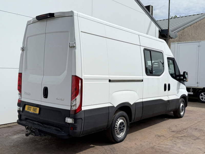 Iveco Daily 35S14 2.3 L2H2 Dubbele Cabine 7 Stoelen Airco Cruise Control Trekhaak 3.5t Lucht geveerde stoel - Товарен бус, Бус с двойна кабина: снимка 3 Iveco Daily 35S14 2.3 L2H2 Dubbele Cabine 7 Stoelen Airco Cruise Control Trekhaak 3.5t Lucht geveerde stoel - Товарен бус, Бус с двойна кабина: снимка 3