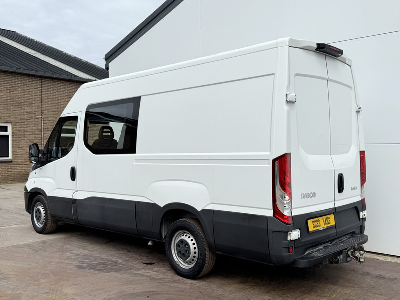 Iveco Daily 35S14 2.3 L2H2 Dubbele Cabine 7 Stoelen Airco Cruise Control Trekhaak 3.5t Lucht geveerde stoel - Товарен бус, Бус с двойна кабина: снимка 2 Iveco Daily 35S14 2.3 L2H2 Dubbele Cabine 7 Stoelen Airco Cruise Control Trekhaak 3.5t Lucht geveerde stoel - Товарен бус, Бус с двойна кабина: снимка 2