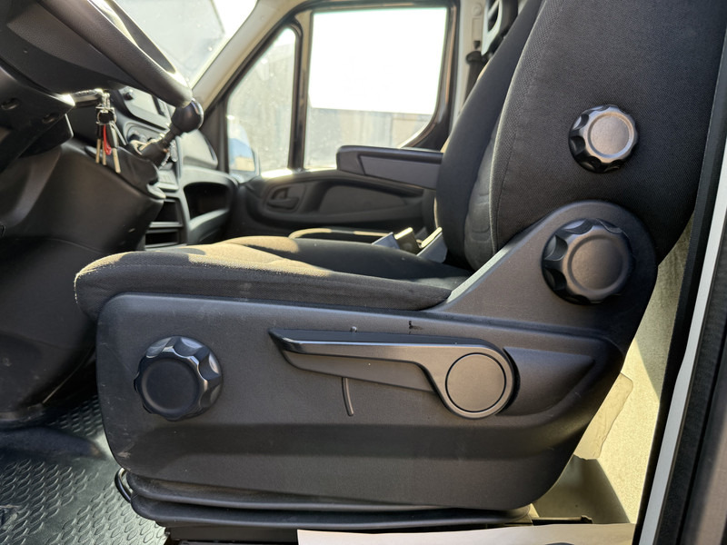 Товарен бус Iveco Daily 35S16 L2H2 Airco Cruise Control Camera 3.5t Trekhaak: снимка 20
