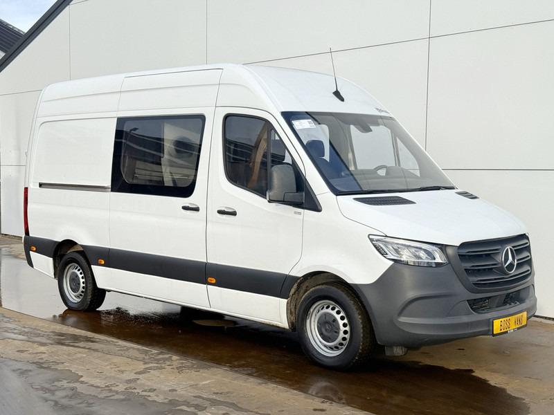 Mercedes-Benz Sprinter 314 2.2 CDI Automaat L2H2 LED Dubbele Cabine Cruise Control Climate Control Carplay Camera Trekhaak 7 Stoelen - Товарен бус, Бус с двойна кабина: снимка 4 Mercedes-Benz Sprinter 314 2.2 CDI Automaat L2H2 LED Dubbele Cabine Cruise Control Climate Control Carplay Camera Trekhaak 7 Stoelen - Товарен бус, Бус с двойна кабина: снимка 4
