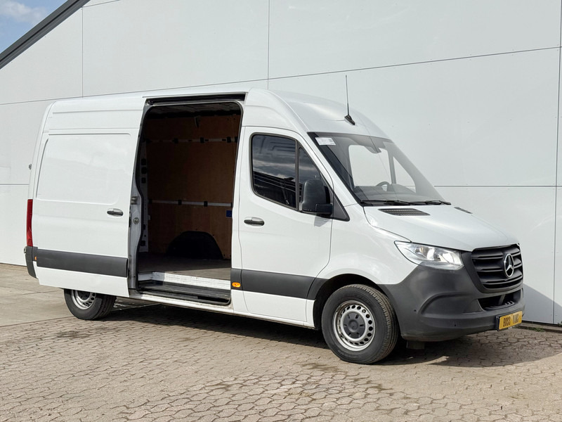 Mercedes-Benz Sprinter 315 1.9 CDI L2H2 Climate Control Cruise Control Carplay Camera Parkeersensoren voor achter - Товарен бус: снимка 5 Mercedes-Benz Sprinter 315 1.9 CDI L2H2 Climate Control Cruise Control Carplay Camera Parkeersensoren voor achter - Товарен бус: снимка 5