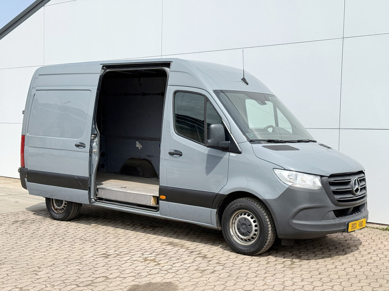 Mercedes-Benz Sprinter 315 1.9 CDI L2H2 Climate Control Cruise Control Carplay Camera RWD - Малък ван: снимка 5 Mercedes-Benz Sprinter 315 1.9 CDI L2H2 Climate Control Cruise Control Carplay Camera RWD - Малък ван: снимка 5