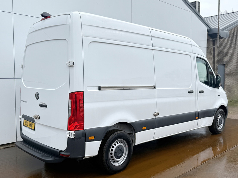 Mercedes-Benz eSprinter 312 55kWh ALL-IN PRIJS L2H2 55kWh 168km WLTP 80kw Snelladen Climate Control Camera Stoelverwarming - Малък ван, Електрически бус: снимка 3 Mercedes-Benz eSprinter 312 55kWh ALL-IN PRIJS L2H2 55kWh 168km WLTP 80kw Snelladen Climate Control Camera Stoelverwarming - Малък ван, Електрически бус: снимка 3