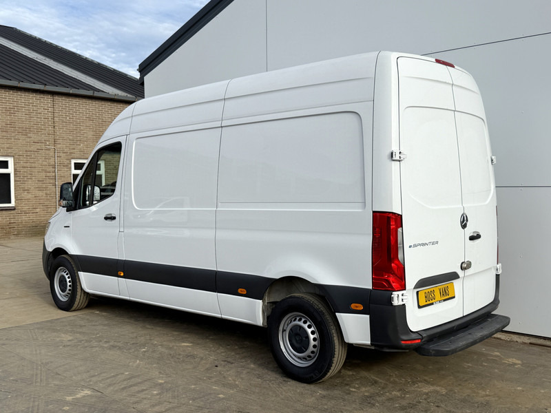Mercedes-Benz eSprinter 312 L2H2 100% Elektrisch 55kWh 168km WLTP 80kw Snelladen Climate Control Camera Stoelverwarming - Товарен бус, Електрически бус: снимка 2 Mercedes-Benz eSprinter 312 L2H2 100% Elektrisch 55kWh 168km WLTP 80kw Snelladen Climate Control Camera Stoelverwarming - Товарен бус, Електрически бус: снимка 2