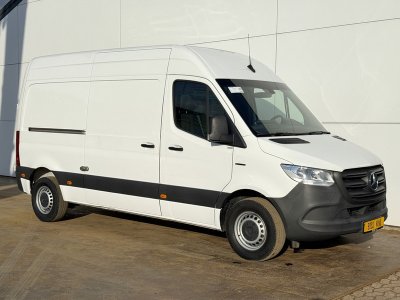Mercedes-Benz eSprinter 312 L2H2 100% Elektrisch 55kWh 168km WLTP 80kw Snelladen Laadkabel Climate Control Camera Stoelverwarming - Товарен бус, Електрически бус: снимка 4 Mercedes-Benz eSprinter 312 L2H2 100% Elektrisch 55kWh 168km WLTP 80kw Snelladen Laadkabel Climate Control Camera Stoelverwarming - Товарен бус, Електрически бус: снимка 4