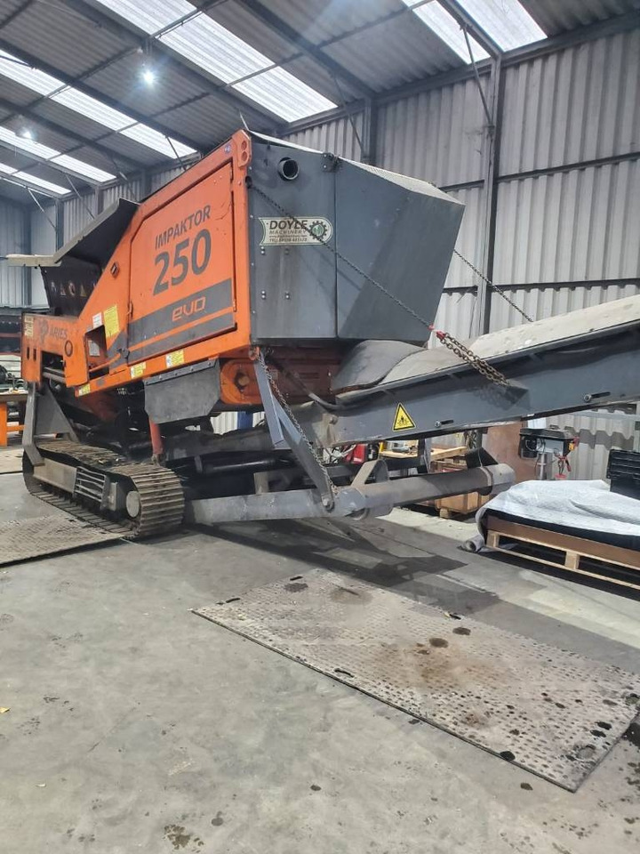 Arjes 250 Evo - Мобилна трошачка: снимка 3 Arjes 250 Evo - Мобилна трошачка: снимка 3