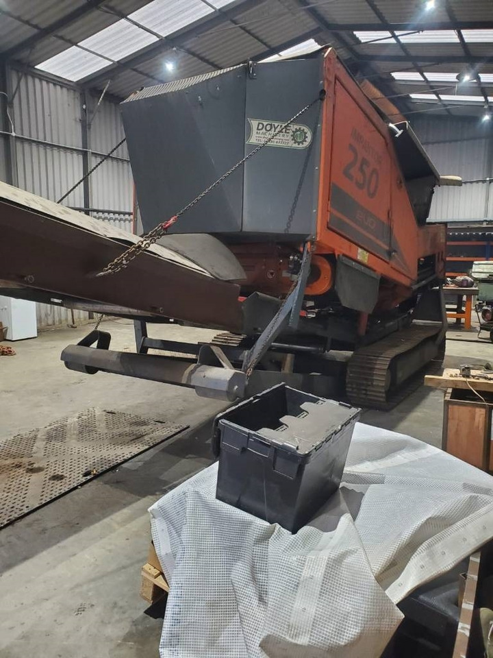 Arjes 250 Evo - Мобилна трошачка: снимка 5 Arjes 250 Evo - Мобилна трошачка: снимка 5