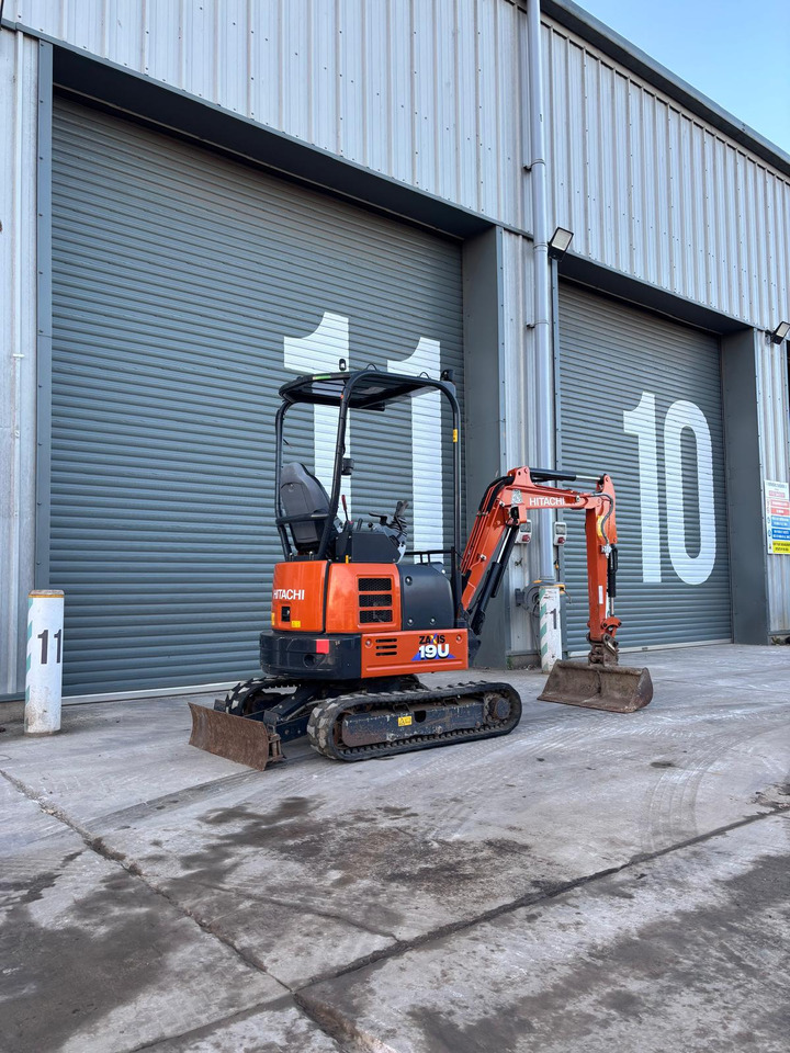 Hitachi ZX19U-6 - Мини багер: снимка 5 Hitachi ZX19U-6 - Мини багер: снимка 5