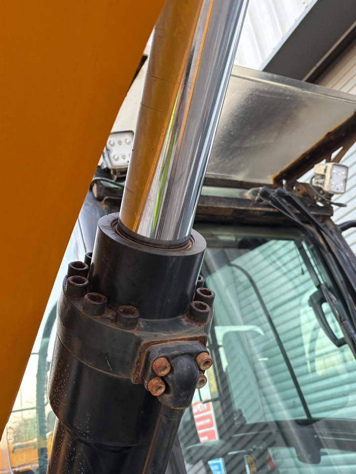 Верижен багер JCB JS220LC 4F: снимка 14