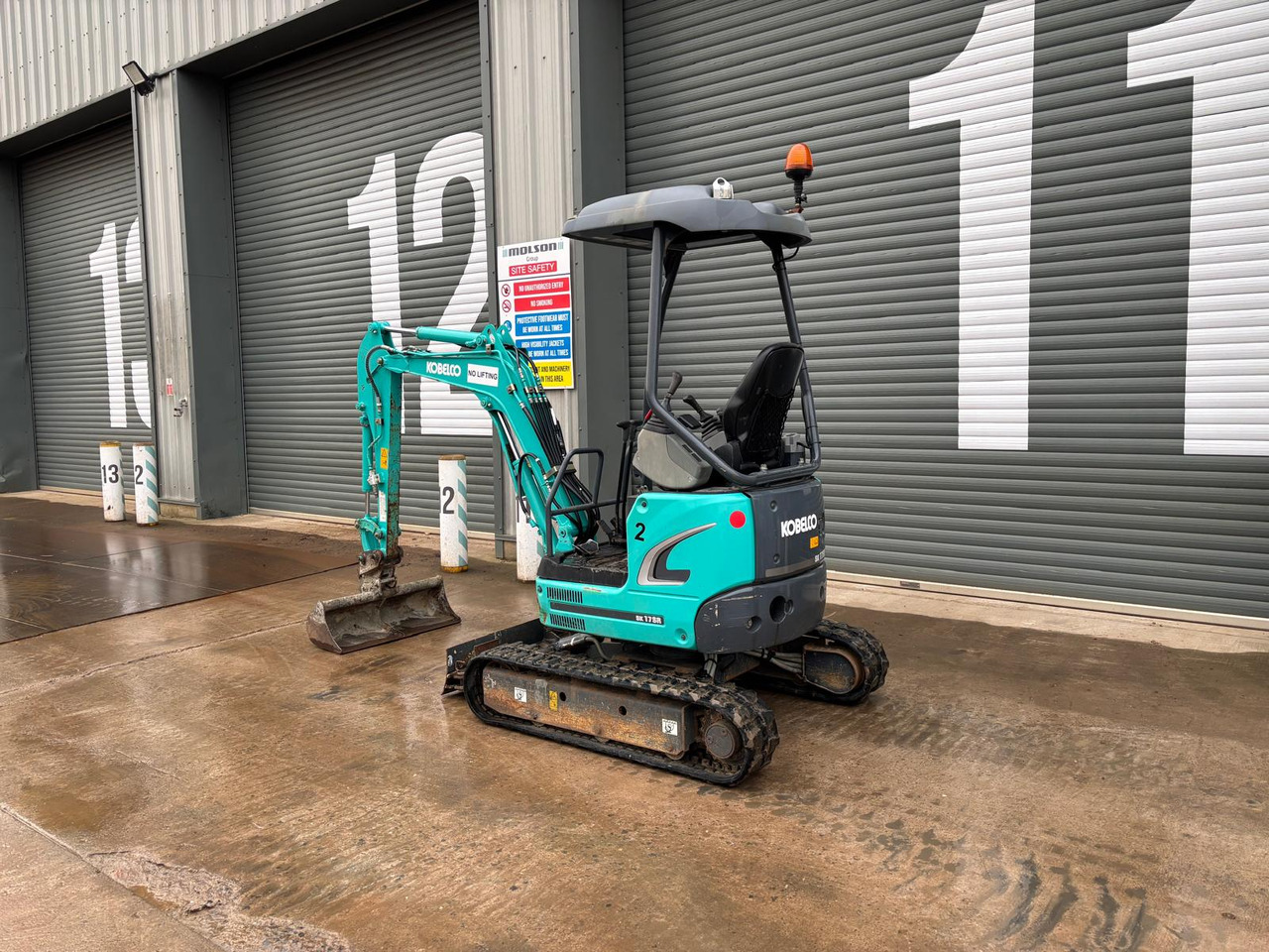 Kobelco SK17SR-3E - Мини багер: снимка 3 Kobelco SK17SR-3E - Мини багер: снимка 3