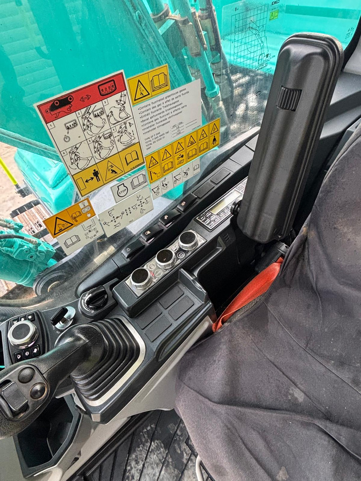 Верижен багер Kobelco SK210LC-11: снимка 19