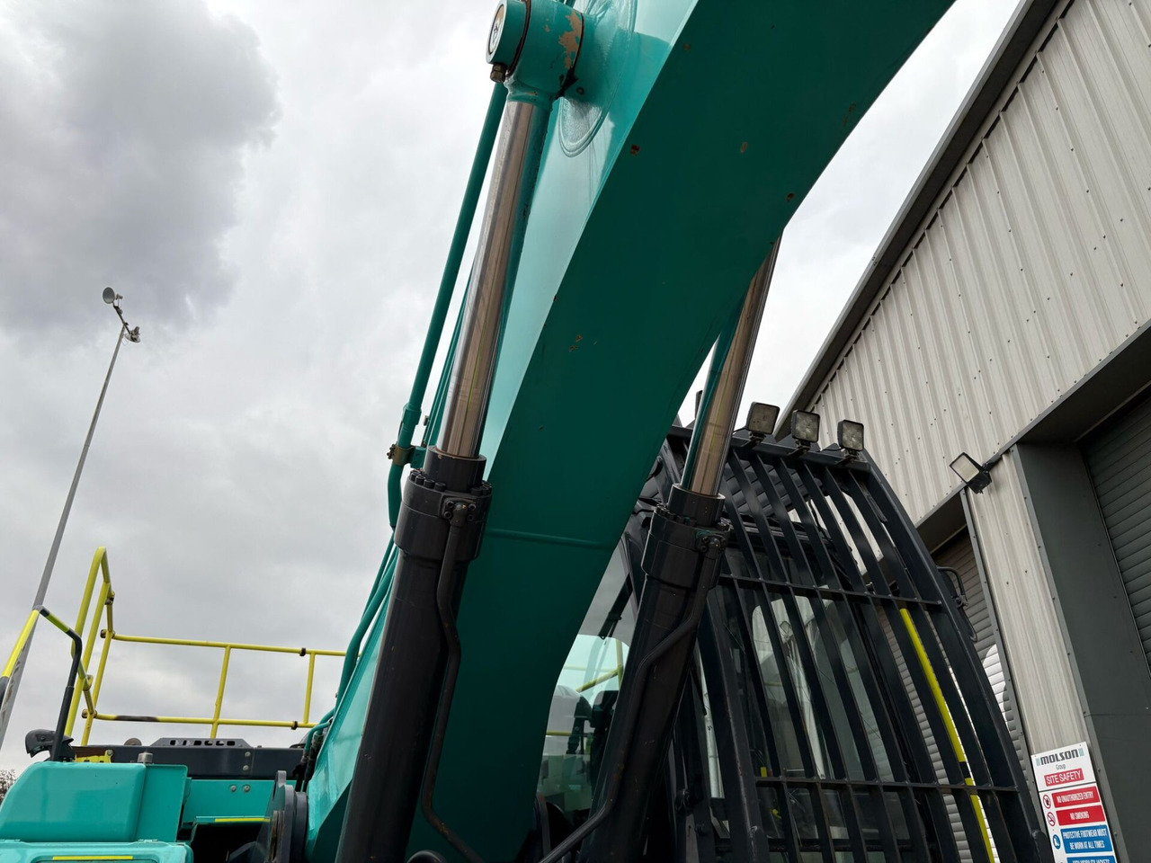 Верижен багер Kobelco SK300LC-10E: снимка 17