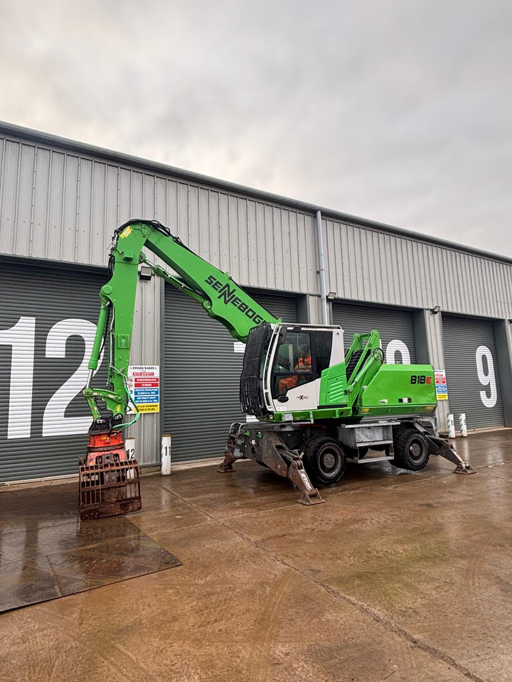 Sennebogen 818E - Багер за манипулиране на материали: снимка 1 Sennebogen 818E - Багер за манипулиране на материали: снимка 1