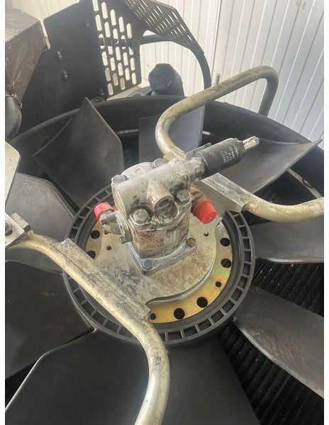 Liebherr A904 Li/A904C Li/R904/R904C - Радиатор: снимка 2 Liebherr A904 Li/A904C Li/R904/R904C - Радиатор: снимка 2