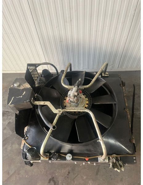 Liebherr A904 Li/A904C Li/R904/R904C - Радиатор: снимка 1 Liebherr A904 Li/A904C Li/R904/R904C - Радиатор: снимка 1