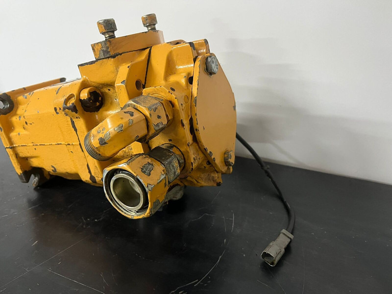 Liebherr Pomp 5618280 - Резервни части: снимка 4 Liebherr Pomp 5618280 - Резервни части: снимка 4