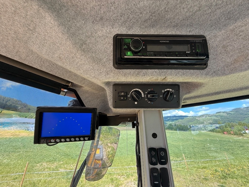 Колесен товарач Volvo L 110 H: снимка 33