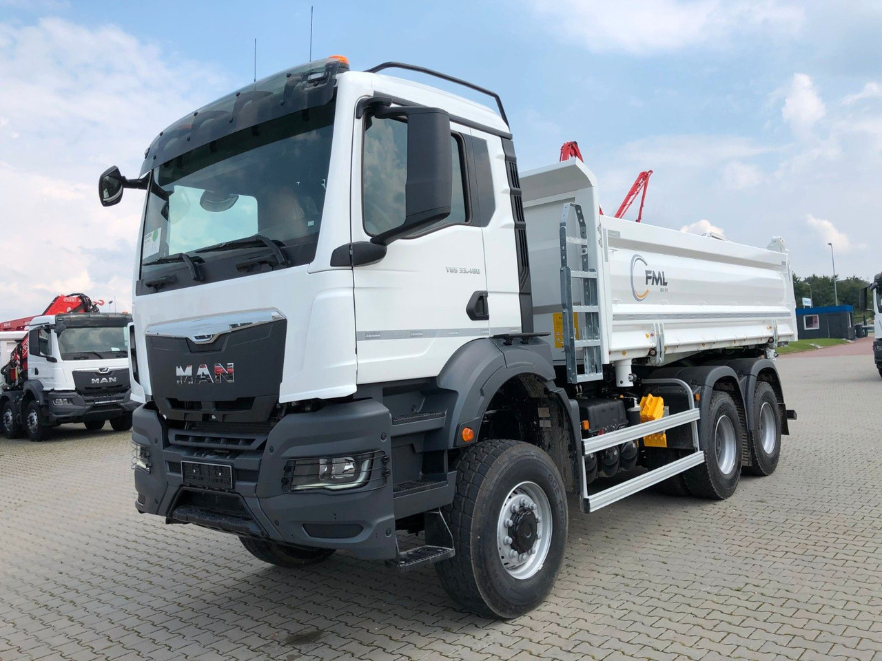 MAN TGS 33.480 6X6 FML Dreiseitenkipper - Самосвал камион: снимка 2 MAN TGS 33.480 6X6 FML Dreiseitenkipper - Самосвал камион: снимка 2