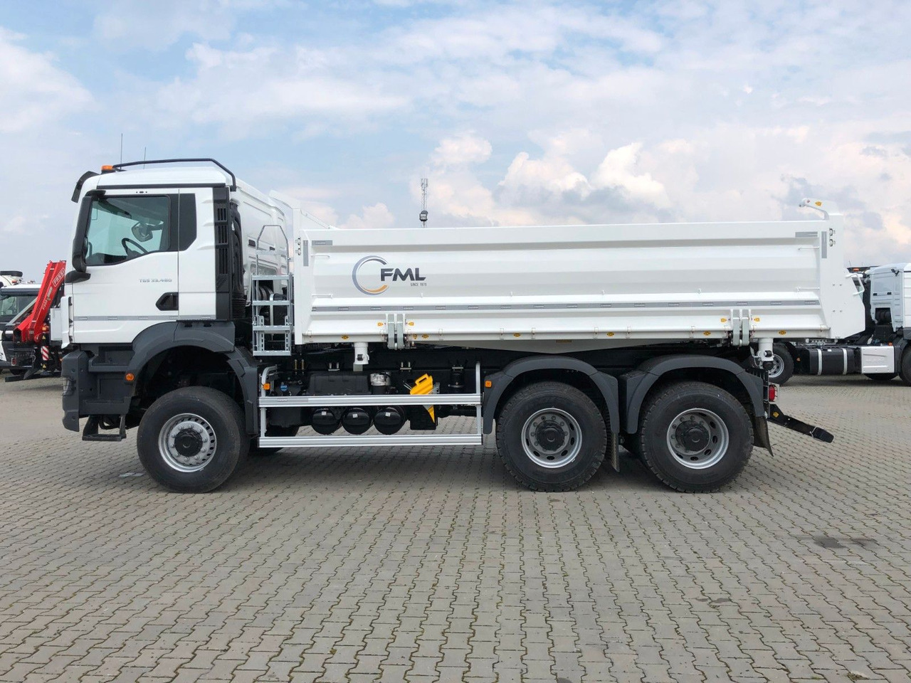 MAN TGS 33.480 6X6 FML Dreiseitenkipper - Самосвал камион: снимка 4 MAN TGS 33.480 6X6 FML Dreiseitenkipper - Самосвал камион: снимка 4