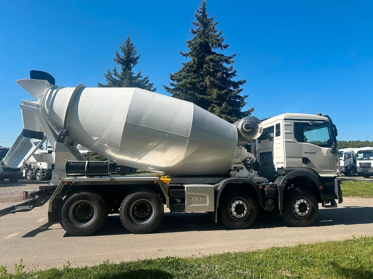 MAN TGS 41.400 8x4 EURO 2 FML 13M3 - Бетоновоз: снимка 4 MAN TGS 41.400 8x4 EURO 2 FML 13M3 - Бетоновоз: снимка 4