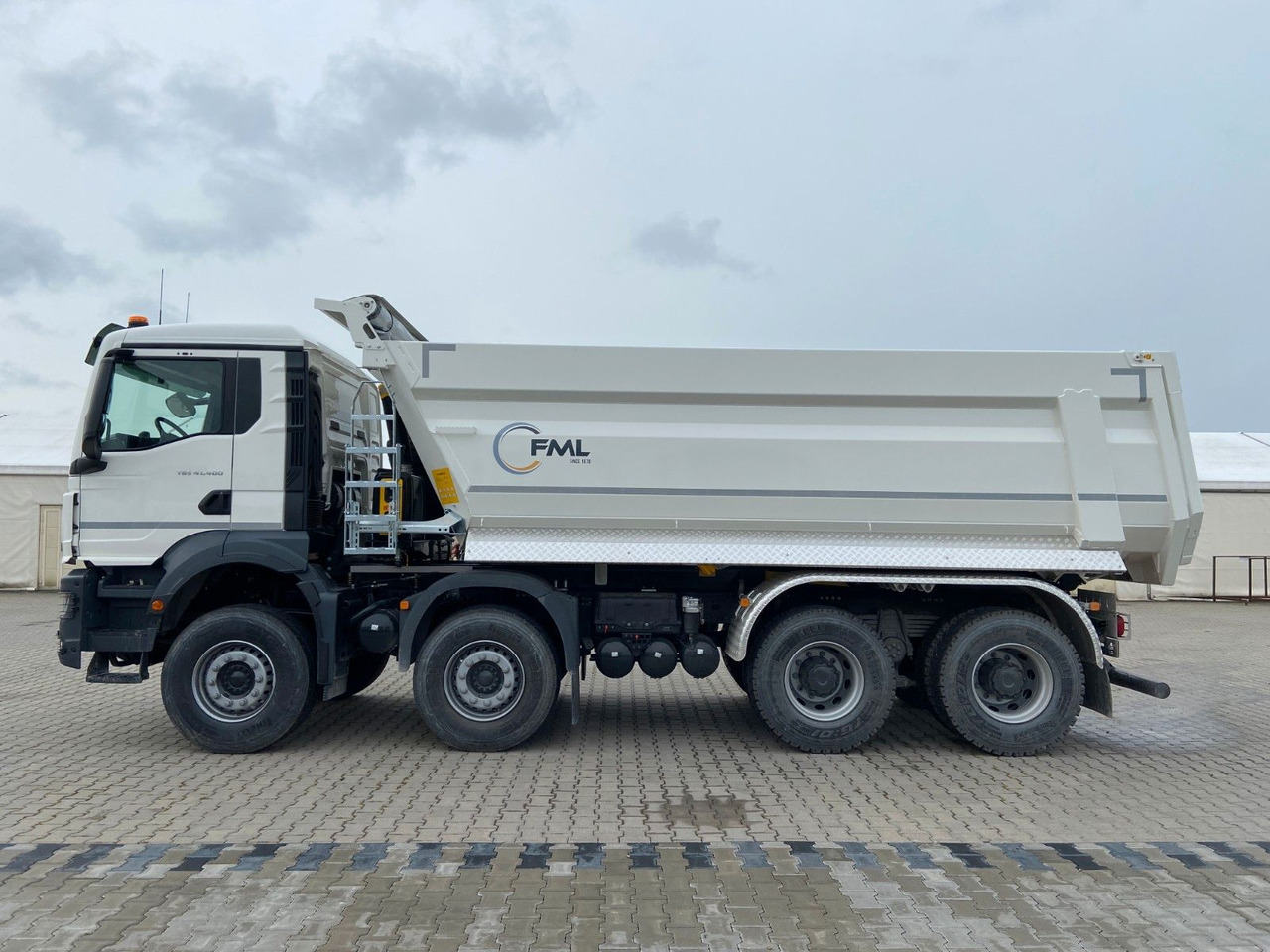 MAN TGS 41.400 8x4 EURO2 FML KIPPER 21M3 - Самосвал камион: снимка 4 MAN TGS 41.400 8x4 EURO2 FML KIPPER 21M3 - Самосвал камион: снимка 4