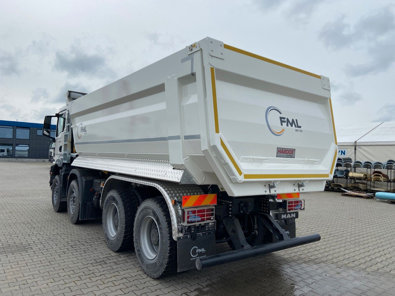 MAN TGS 41.400 8x4 EURO2 FML KIPPER 21M3 - Самосвал камион: снимка 5 MAN TGS 41.400 8x4 EURO2 FML KIPPER 21M3 - Самосвал камион: снимка 5