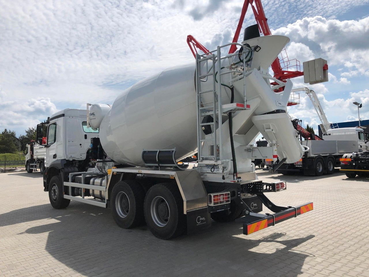 Mercedes-Benz AROCS 2640 FML 8M3 - Бетоновоз: снимка 4 Mercedes-Benz AROCS 2640 FML 8M3 - Бетоновоз: снимка 4