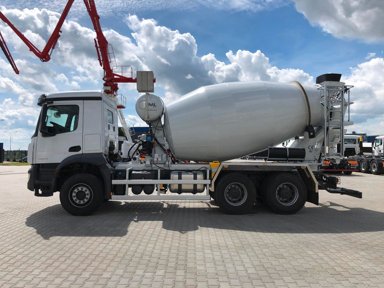 Mercedes-Benz AROCS 3340 FML 8M3 - Бетоновоз: снимка 3 Mercedes-Benz AROCS 3340 FML 8M3 - Бетоновоз: снимка 3