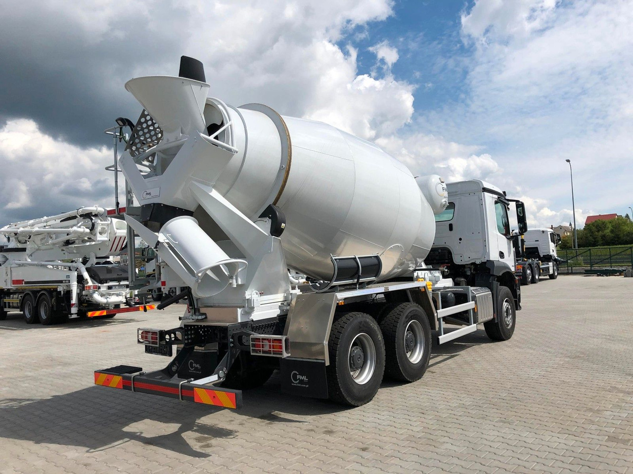 Mercedes-Benz AROCS 3340 FML 8M3 - Бетоновоз: снимка 5 Mercedes-Benz AROCS 3340 FML 8M3 - Бетоновоз: снимка 5