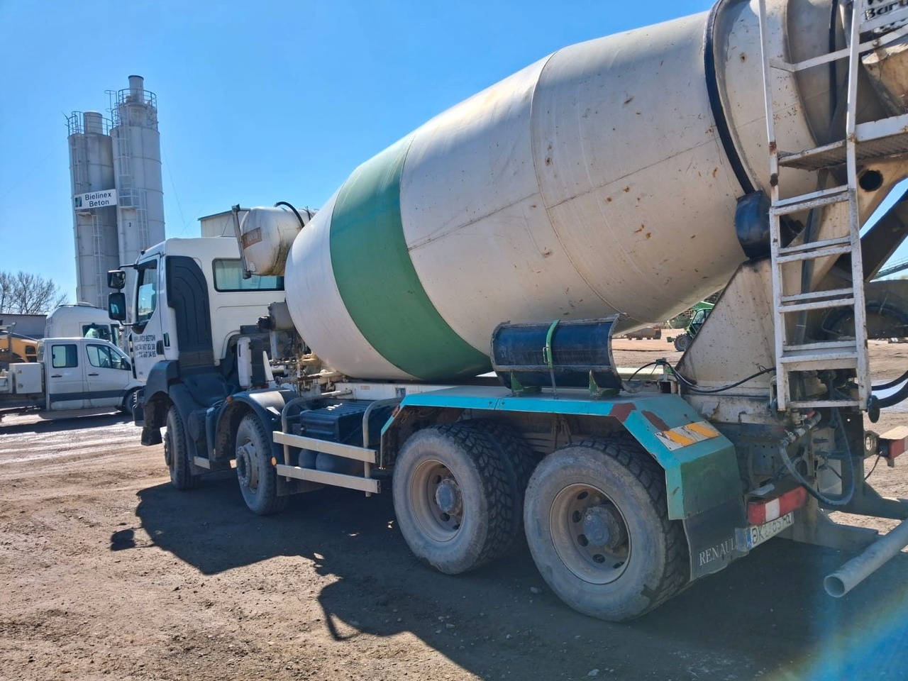 Renault KERAX 370 BARYVAL 10 M3 - Бетоновоз: снимка 3 Renault KERAX 370 BARYVAL 10 M3 - Бетоновоз: снимка 3