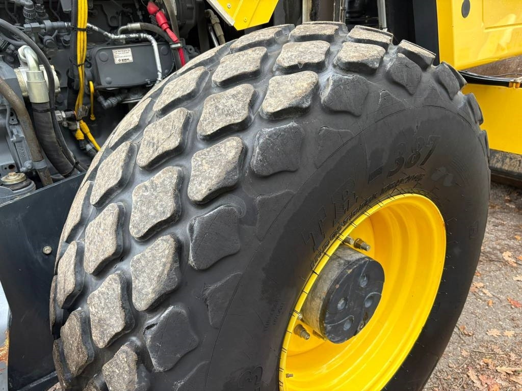 Лизинг на Bomag BW 213 D H-4 i EVIB/BVC / Airco / German machine  Bomag BW 213 D H-4 i EVIB/BVC / Airco / German machine: снимка 19 Лизинг на Bomag BW 213 D H-4 i EVIB/BVC / Airco / German machine  Bomag BW 213 D H-4 i EVIB/BVC / Airco / German machine: снимка 19