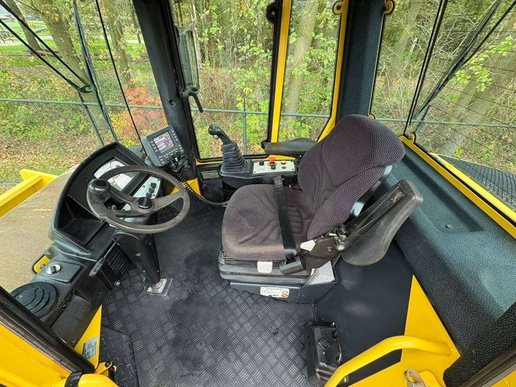 Лизинг на Bomag BW 213 D H-4 i EVIB/BVC / Airco / German machine  Bomag BW 213 D H-4 i EVIB/BVC / Airco / German machine: снимка 8 Лизинг на Bomag BW 213 D H-4 i EVIB/BVC / Airco / German machine  Bomag BW 213 D H-4 i EVIB/BVC / Airco / German machine: снимка 8