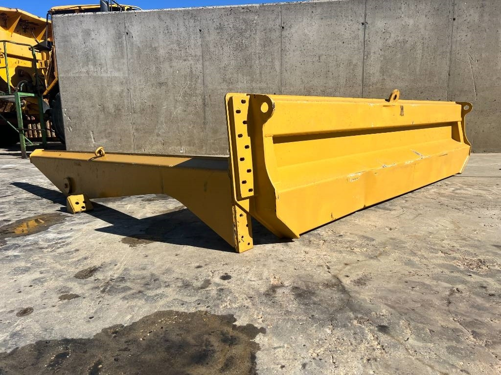 CAT TAILGATE CAT 735 - Падащ борд: снимка 1 CAT TAILGATE CAT 735 - Падащ борд: снимка 1