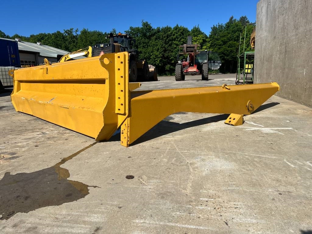 CAT TAILGATE CAT 735 - Самосвална надстройка: снимка 3 CAT TAILGATE CAT 735 - Самосвална надстройка: снимка 3
