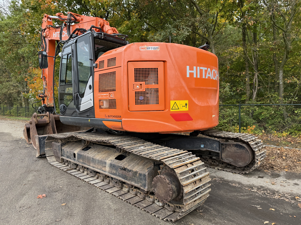 Hitachi ZX225USLC-6 - Верижен багер: снимка 3 Hitachi ZX225USLC-6 - Верижен багер: снимка 3