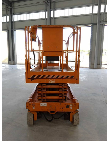 Genie GS 2646 - Ножична работна платформа: снимка 2 Genie GS 2646 - Ножична работна платформа: снимка 2