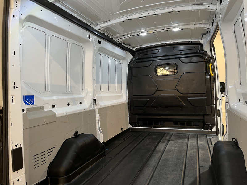 Товарен бус Ford Transit 2.0 TDCI L2H2 130 PK Trend / Euro 6 / Airco / Cruise Control / Trekhaak / PDC / 3-Zits / 42.300 KM !!  BPM VRIJ !!: снимка 13